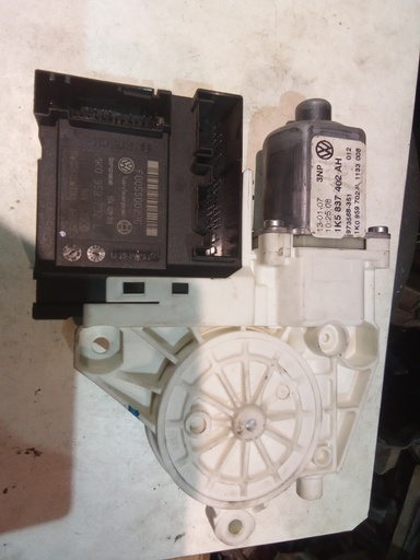 [1K0959792L 1K0959793L] Motor elevaluas delantero derecho Volkswagen Passat '08