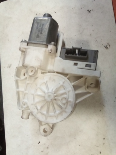 [0130822200] Motor elevalunas trasero derecho Peugeot 407 '06