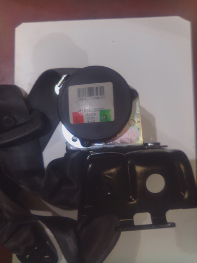 Cinturon trasero derecho opel astra j '12