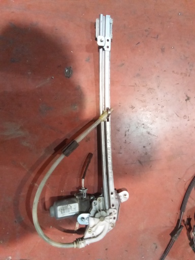 Elevalunas trasero derecho Renault laguna '05