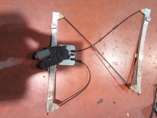 Elevalunas delantero derecho Renault laguna '05