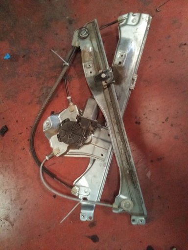 Elevalunas delantero derecho Renault Clio III '07