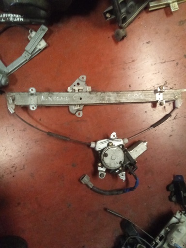 Elevalunas delantero izquierdo Nissan Xtrail '03