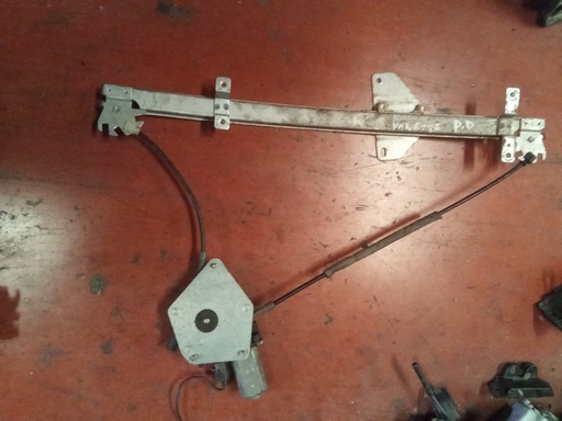 Elevalunas delantero derecho Nissan vanette '00