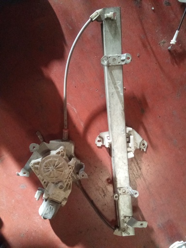 Elevalunas delantero izquierdo Nissan micra '04