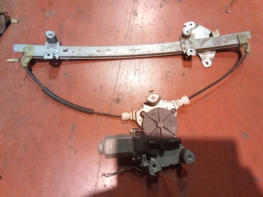 Elevalunas delantero derecho Nissan almera '02