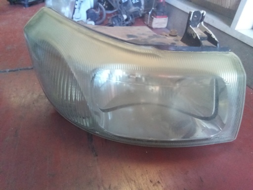 Faro derecho Ford transit '06