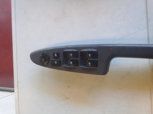 Botonera elevalunas Kia rio '06