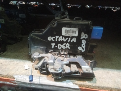 [7l0839016d] Cerradura trasera derecha skoda Octavia '08