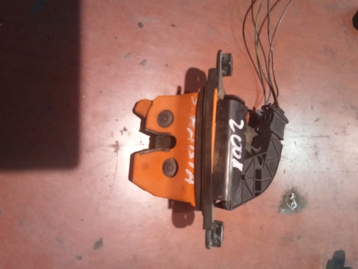 Cerradura maletero skoda Octavia '01