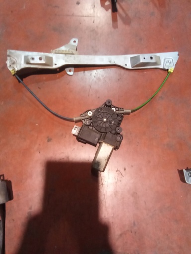 Elevalunas delantero izquierdo Opel corsa d '07