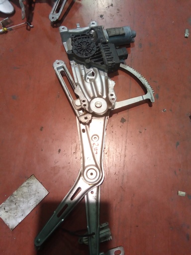 [90521875] Elevalunas delantero izquierdo Opel astra g '02