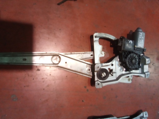 [90451144] Elevalunas delantero derecho Opel astra f '91