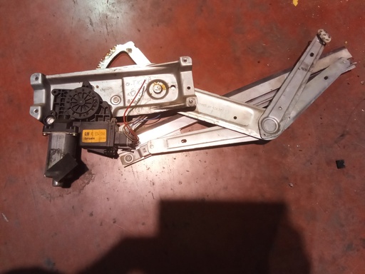 [90520200] Elevalunas delantero derecho Opel tigra '97