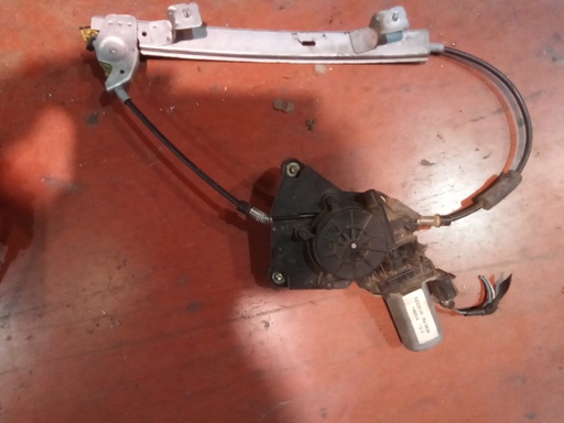 Elevalunas trasero derecho alfa Romeo 156 '04