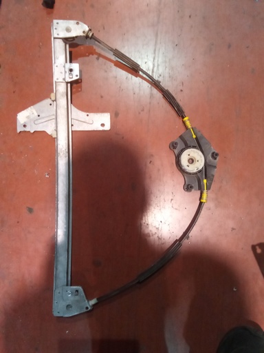 Elevalunas delantero derecho Peugeot 307 '01