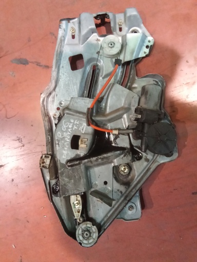 Elevalunas trasero izquierdo Peugeot 206cc '02