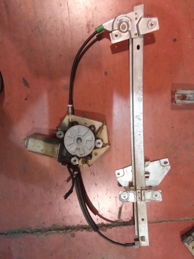 Elevalunas delantero derecho Volvo s40 '95