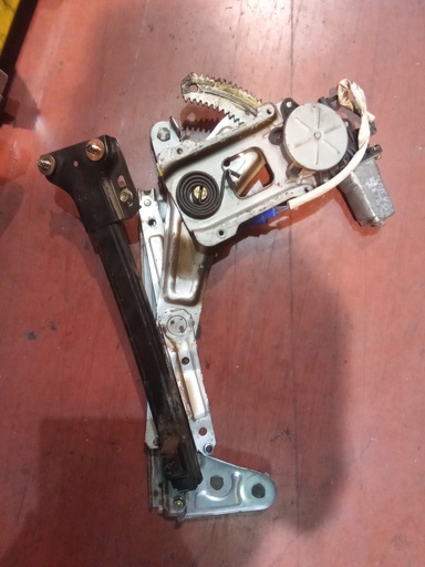 Elevalunas trasero derecho Subaru forester '00