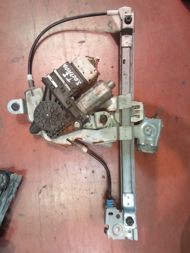 Elevalunas trasero izquierdo skoda octavia '00