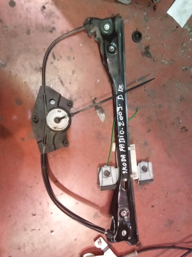 Elevalunas delantero izquierdo skoda fabia '09