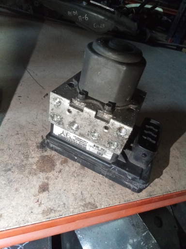 [4451013070] Módulo ABS Toyota Corolla '03