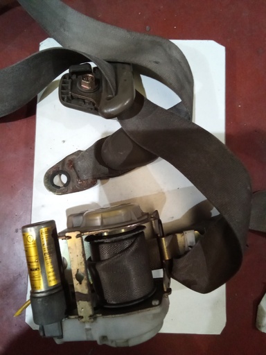 Cinturon delantero derecho hyundai santa fe '02