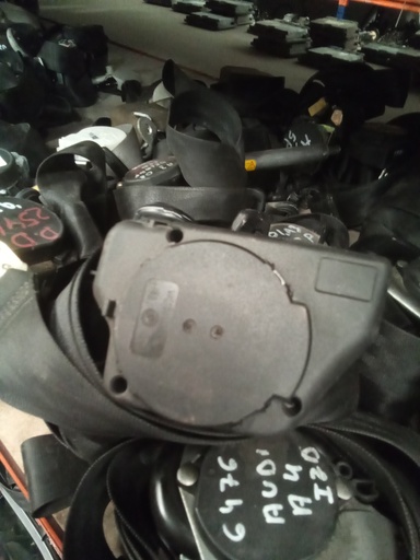 Cinturon trasero izquierdo audi a3 '01
