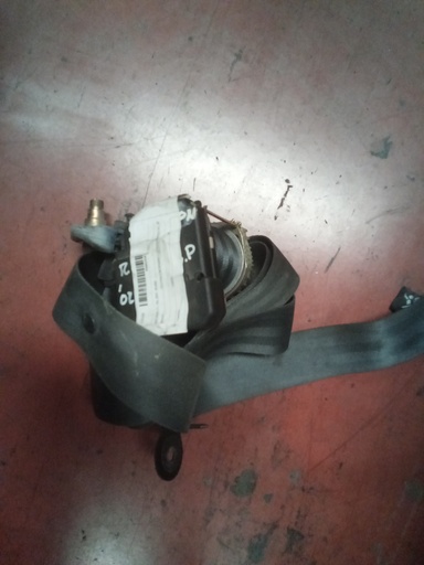 Cinturon delantero izquierdo renault clio '00