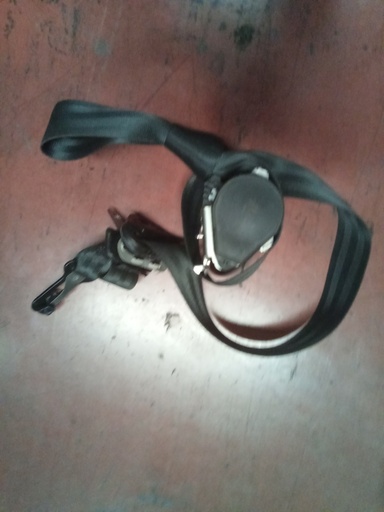 Cinturon trasero derecho renault expres '93